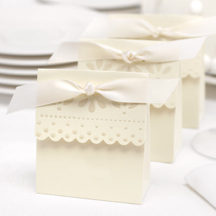 Ivory Scalloped Wedding Favor Boxes (Pack of 25)
